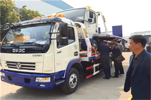 苏州汽车道路救援拖车价格